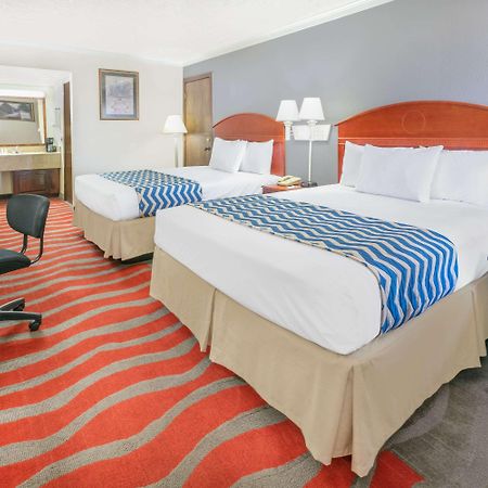 Travelodge Inn & Suites By Wyndham Norman Eksteriør bilde