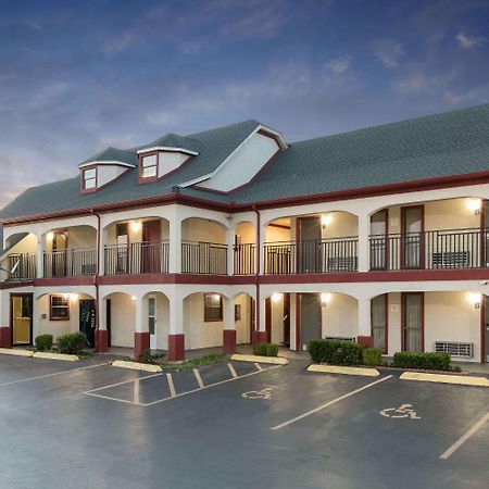 Travelodge Inn & Suites By Wyndham Norman Eksteriør bilde