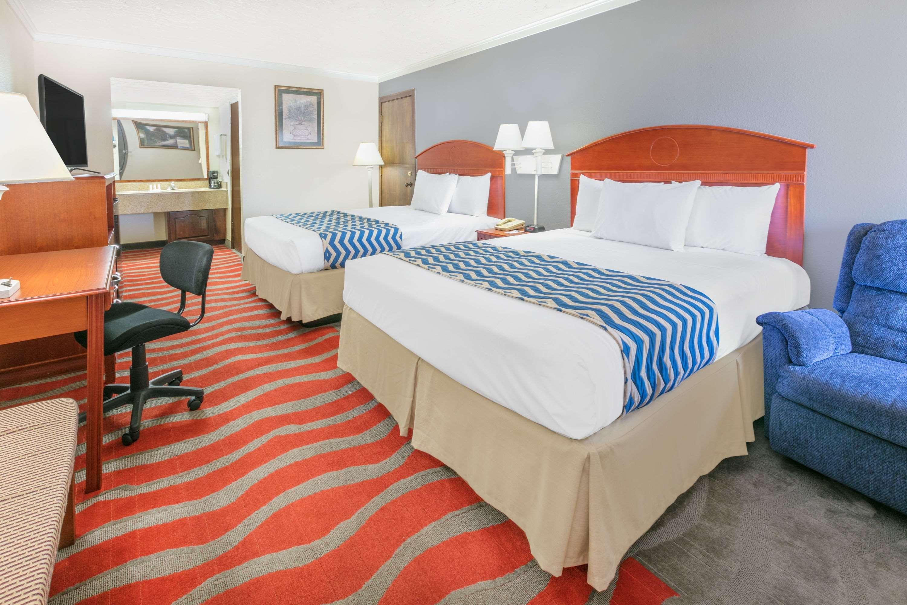 Travelodge Inn & Suites By Wyndham Norman Eksteriør bilde