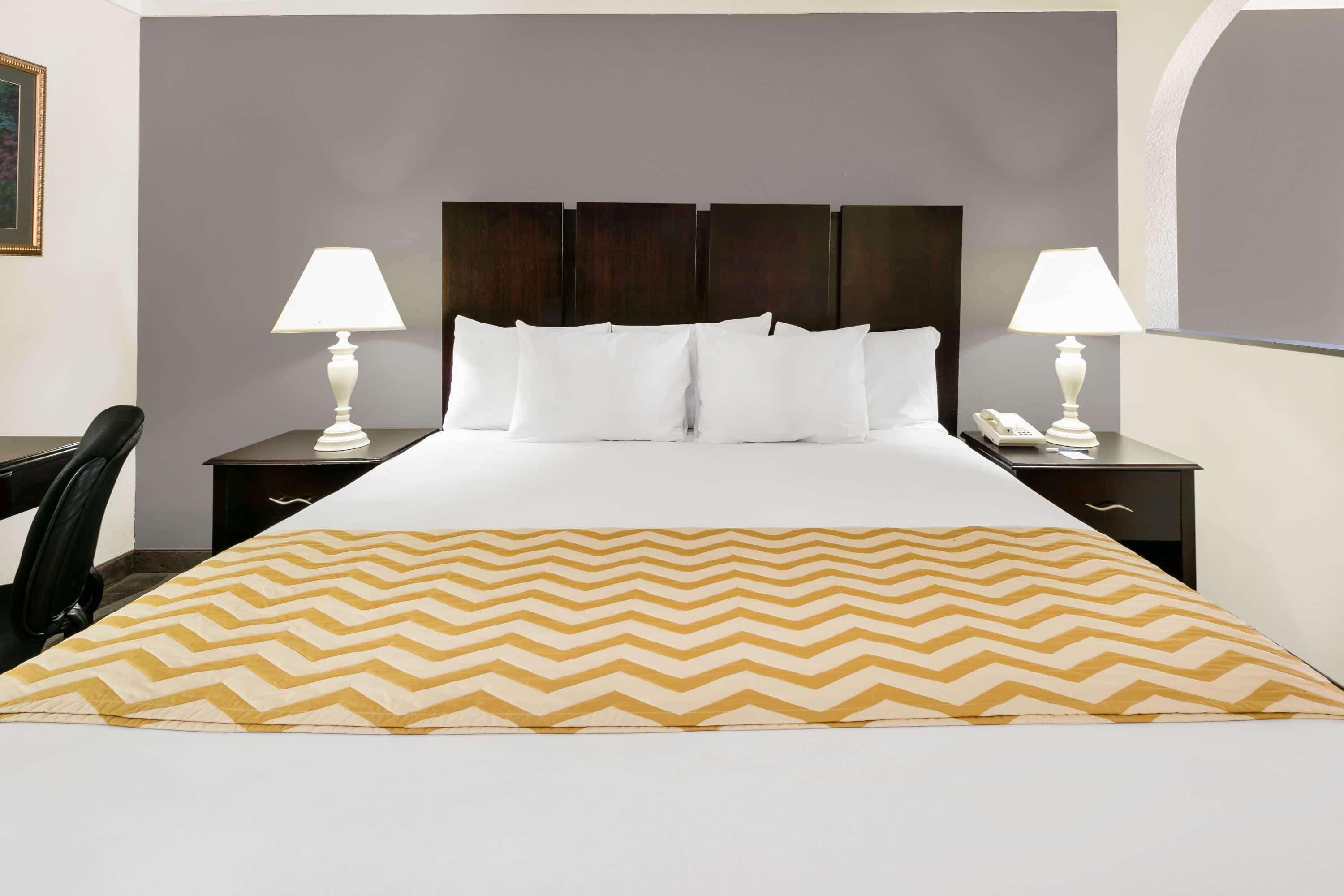 Travelodge Inn & Suites By Wyndham Norman Eksteriør bilde
