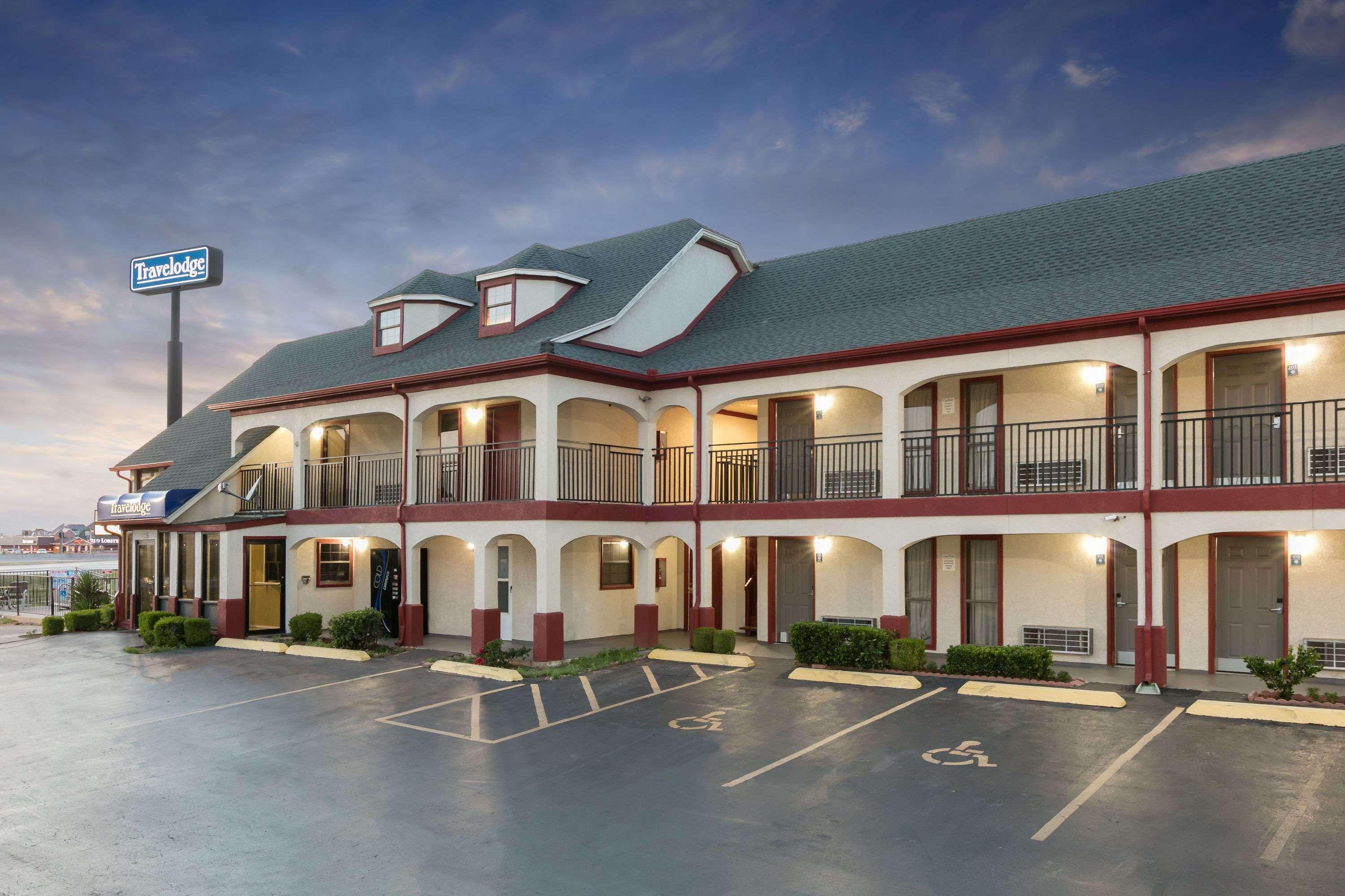 Travelodge Inn & Suites By Wyndham Norman Eksteriør bilde