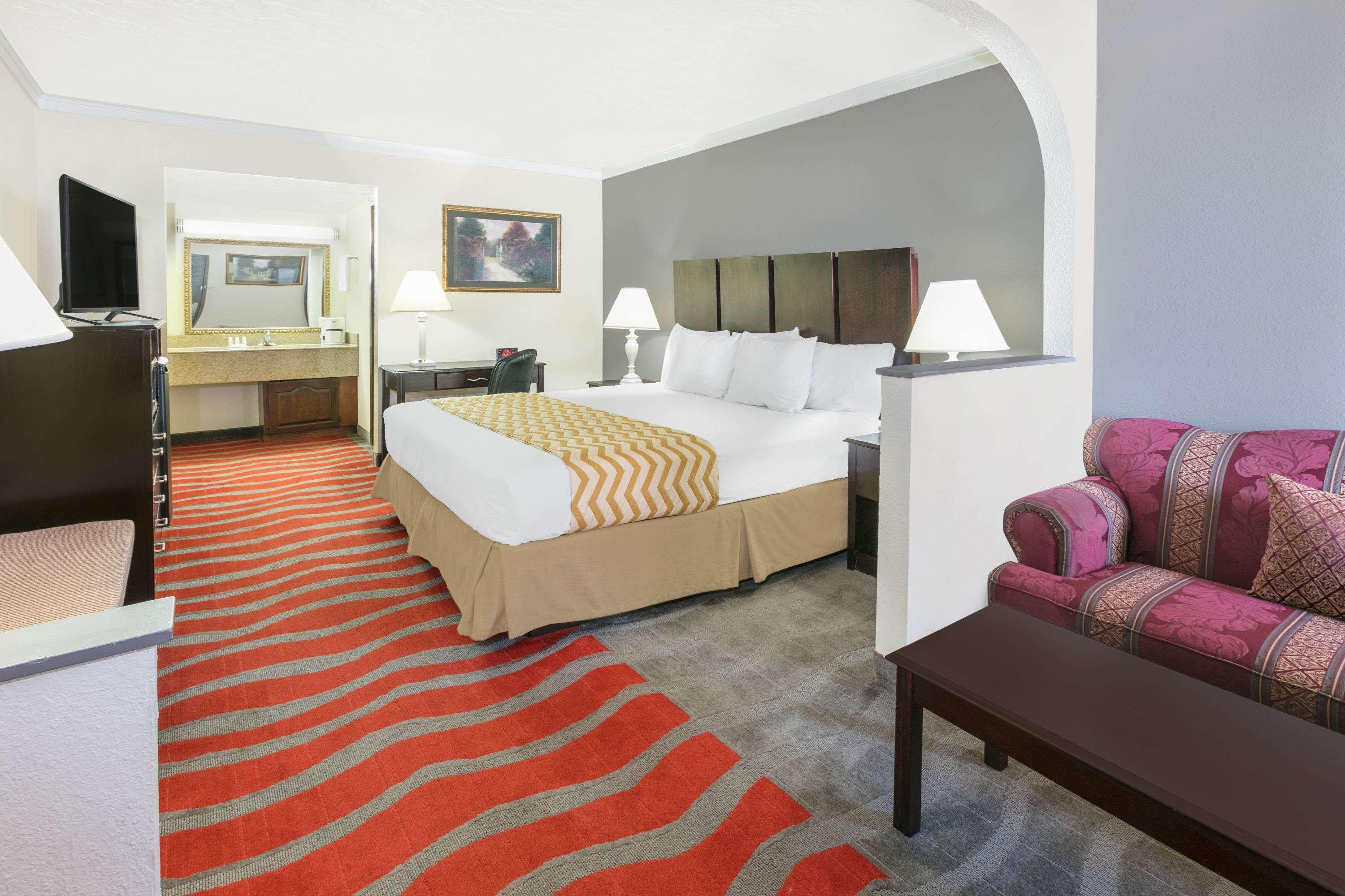 Travelodge Inn & Suites By Wyndham Norman Eksteriør bilde