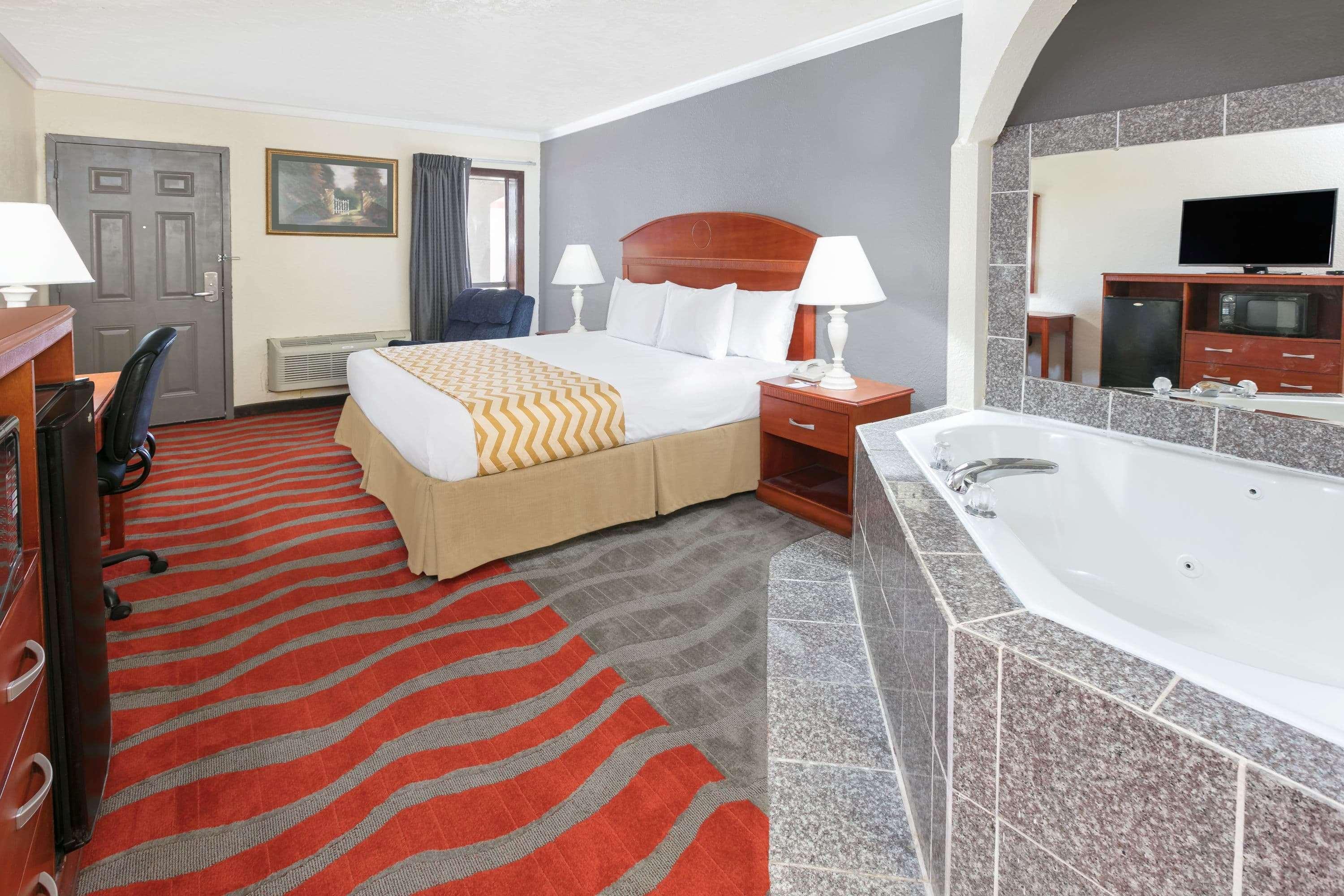 Travelodge Inn & Suites By Wyndham Norman Eksteriør bilde