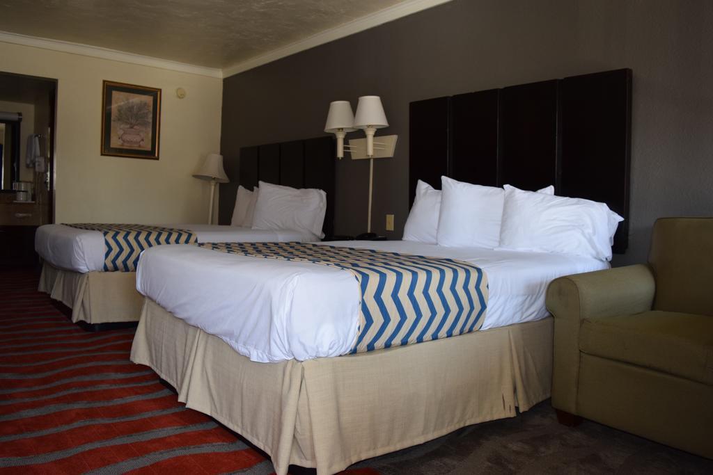 Travelodge Inn & Suites By Wyndham Norman Eksteriør bilde